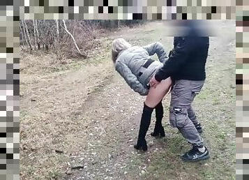 Public Agent fuck milf bitch in the woods outside piss it out
