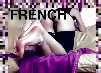 Vends-ta-culotte - Erotic teasing and foot fetishism by a French dominatrix