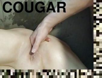 Cub pound's Cougar's pussy with massive squirting
