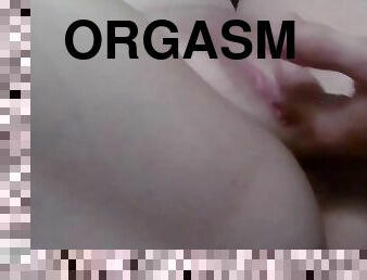 orgasm, pasarica, cu-degetelul, oral, rasa, uda