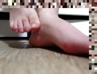 foot play from cutie Furiyssh