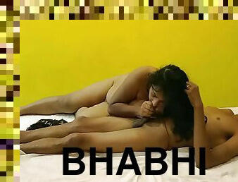 Horny Bhabhi Hot Sex At Home! Family Sex