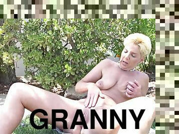 Taylor Lynn In Granny With Big Labia