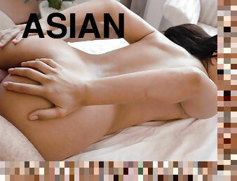 Horny Asian Mai Thai has sex with masseur