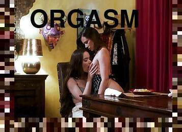 orgasme, vagina-pussy, lesbian-lesbian, permainan-jari, normal, berambut-cokelat
