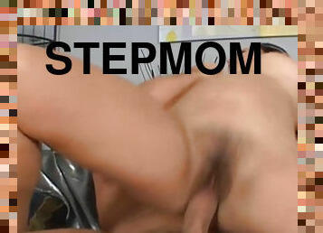 Stepmom Mannella wants to test my big dick