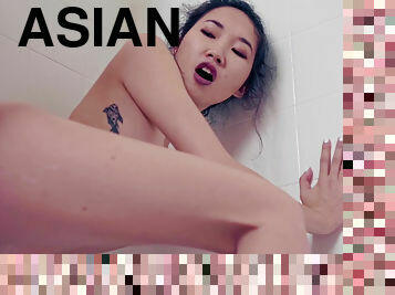 Asian gf Luna X receives deep creampie in the shower