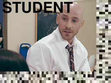 College student Karlee Grey easily seduces teacher Johnny Sins