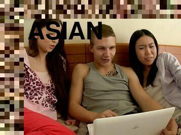 азиатки, межрасовый-секс, тинейджеры, трах-втроем, молоденькие-18, бисексуалы