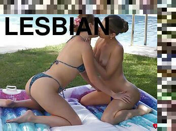 Lesbian Mary Rock does a hot lick party with her Russian girlfriend