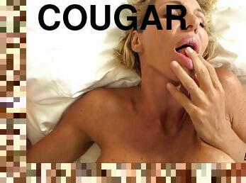 44 year old cougar Lyla hot POV porn clip