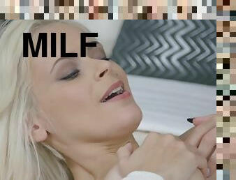 Stunning MILF alluring sex video