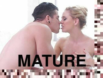 bagno, tettone, maturi, mammine-mature, pornostar, mamme, sporcaccioni, bionde, scopate, bocce