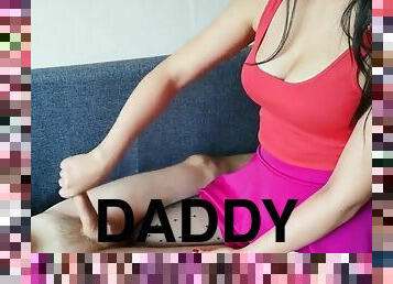 Our babysitter gives daddy an handjob