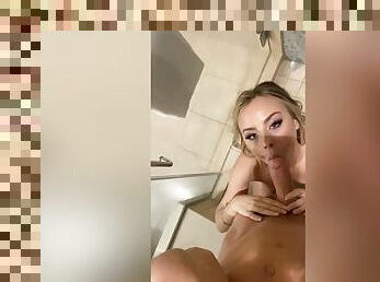 Anna Claire Clouds and Sam Shock fuck in the shower