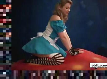 Sunny in wonderland, behind the scenes