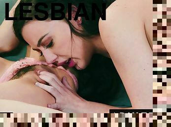 великі-цицьки, волохата, піхва-pussy, мила, лесбіянка-lesbian, фінгеринг, поцілунки, природна, жінка-з-великими-цицьками, цицьки