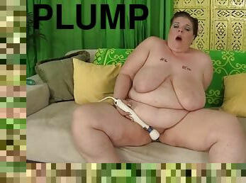 Fat slut kitty nation stimulates her plump pussy