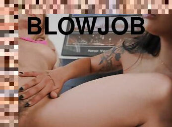 posisi-seks-doggy-style, mastubasi, amatir, blowjob-seks-dengan-mengisap-penis, latina, kamera, pengintipan, bertiga, kaki, kamar-tidur