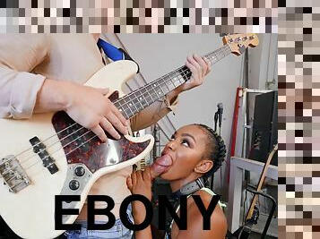 Hung bass guitar player fucks ebony slut Asteria Diamond