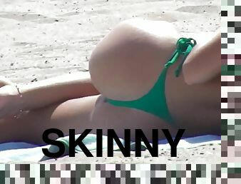 Skinny teen with nice ass voyeur clip