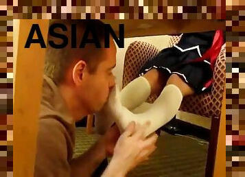 Asian has stinky feet