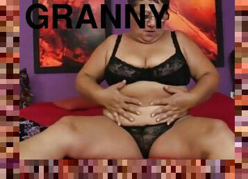 Bbw granny rubs her pussy