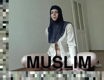 Rich Muslim Lady Nikky Dream Wants To Buy Apartments In Prague