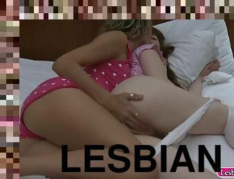 Gwen Stark and Prinzzess enjoy lesbosex in the bedroom