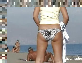 orang-telanjang, gambarvideo-porno-secara-eksplisit-dan-intens, pantai