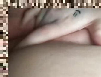 cul, gros-nichons, masturbation, orgasme, chatte-pussy, giclée, amateur, ados, belle-femme-ronde, doigtage