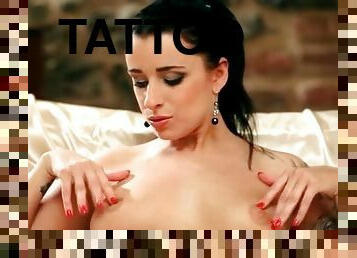 stramta, bruneta, erotic, tatuaj