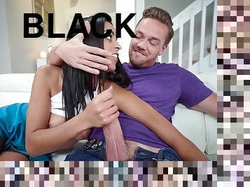Latina vienna black gives slobbery blowjob to lucky guy