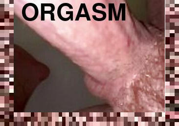 I masturbate in the bathroom and cum juicy