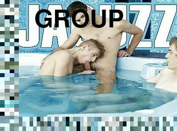 STAXUS :: Jacuzzi for three !