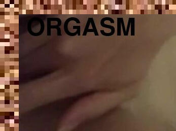 Masturbating Myself until orgasm (Petite latina)