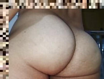 Come slap my ass, come. Farting loudly after giving a massage to the ass and giving delicious slaps