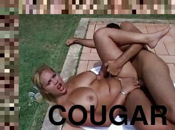 Sexy cougar getting pounded outdoors