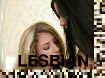 A passionate and intense lesbian scene among teens