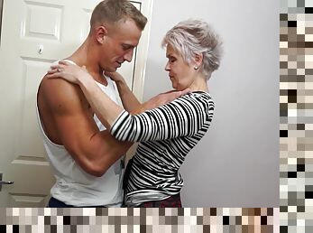Granny Lady Sextacy has not forgotten how to mouth a cock