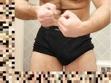 HAIRY MUSCLE BEAR FULL BODY FLEXING