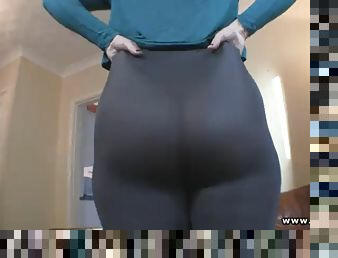 English milf in tight legging