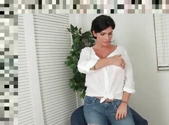 tettone, mammine-mature, pornostar, spogliarelli, tettone-busty, jeans, provocatorie