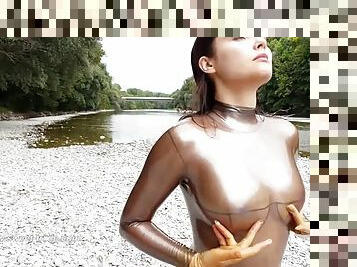 payu-dara-besar, pelancapan, di-luar, amateur, perempuan-jelita, urut, fetish, latex, solo, rambut-perang