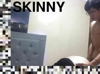I fuck a pretty skinny girl on all fours in my room