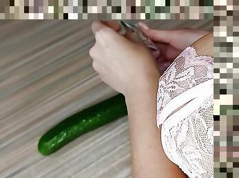 Fucking my pussy with a cucumber