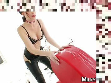 bagno, masturbarsi, rapporti-anali, ragazze-giovani, feticci, doccia, latex, solitari