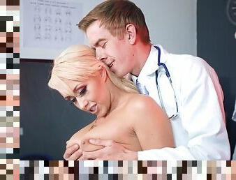 Beauty babe gets her cunt filled by doctor