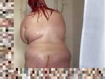 SEXYBBWSHOWERING