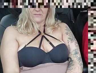 gros-nichons, en-plein-air, public, femme, amateur, milf, couple, voiture, décapage, point-de-vue